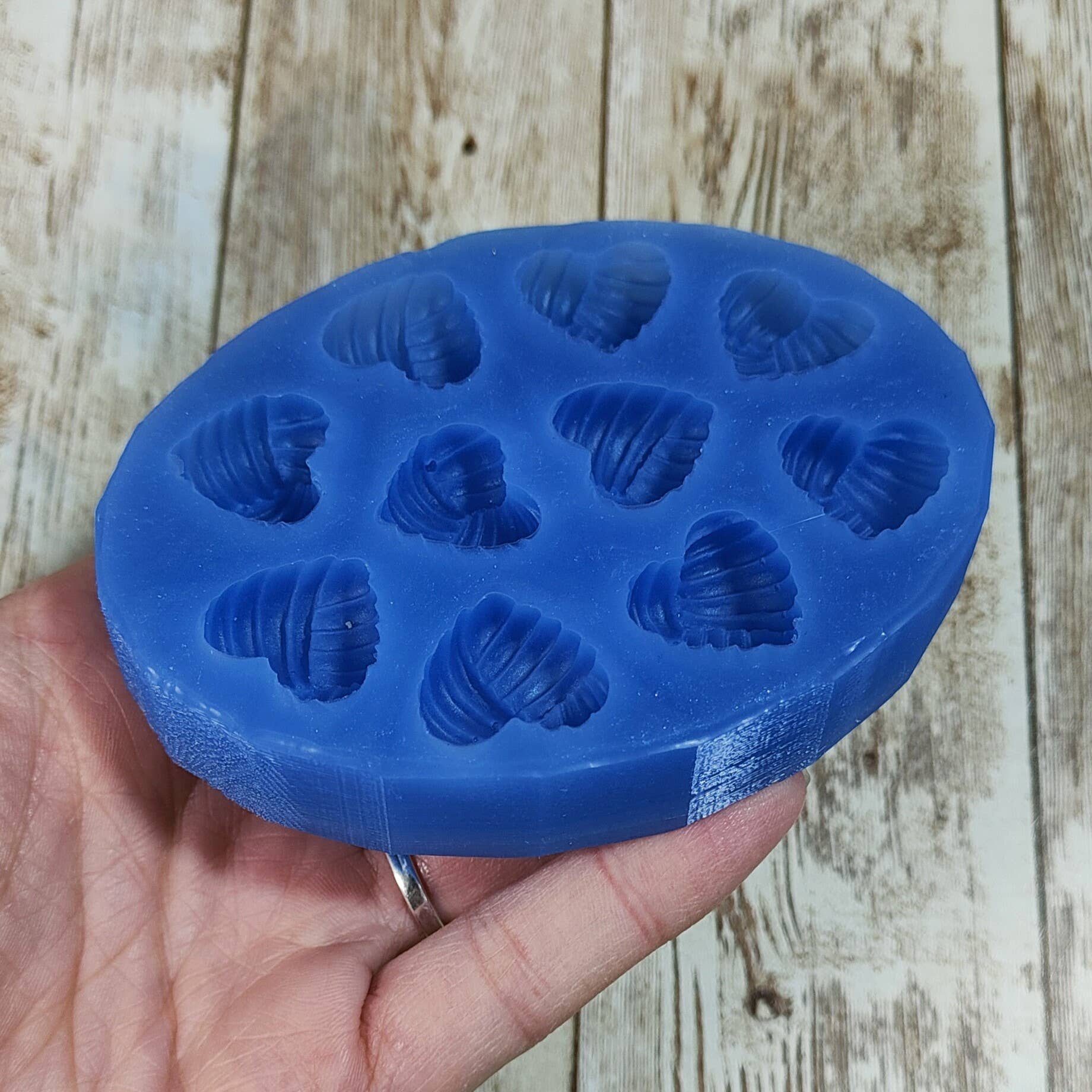 Serena Creazione di Serena Stampone - Vendita all'ingrosso Kit per lavoretti fai da te - Stampo Cuori Gomitolo 2cm in silicone per resina e gesso7