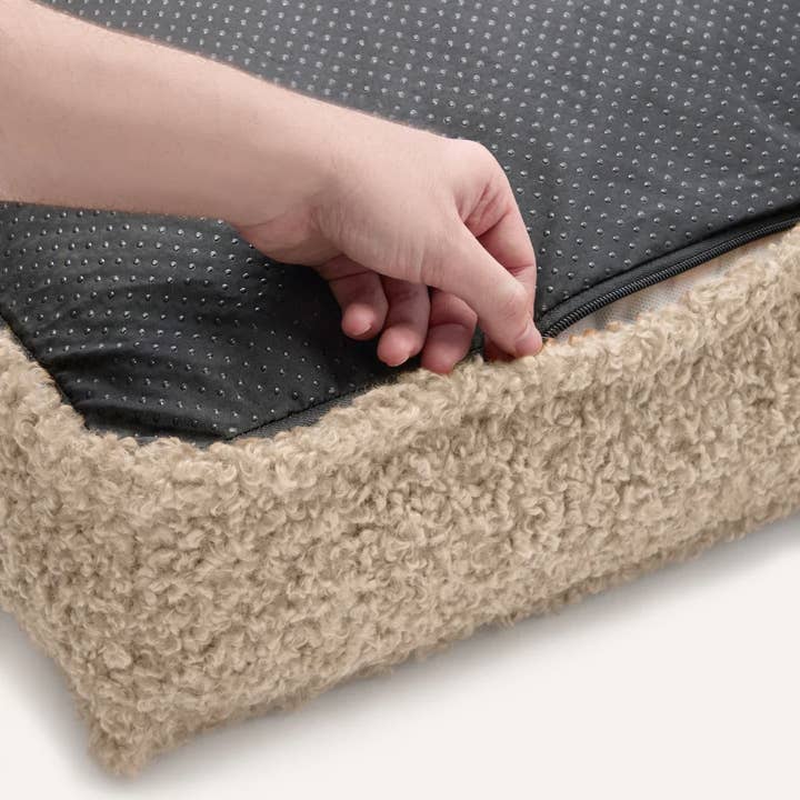 CAFIDE - Wholesale Pet Bed - Dog - Beige Sheep Dog Bed, Square