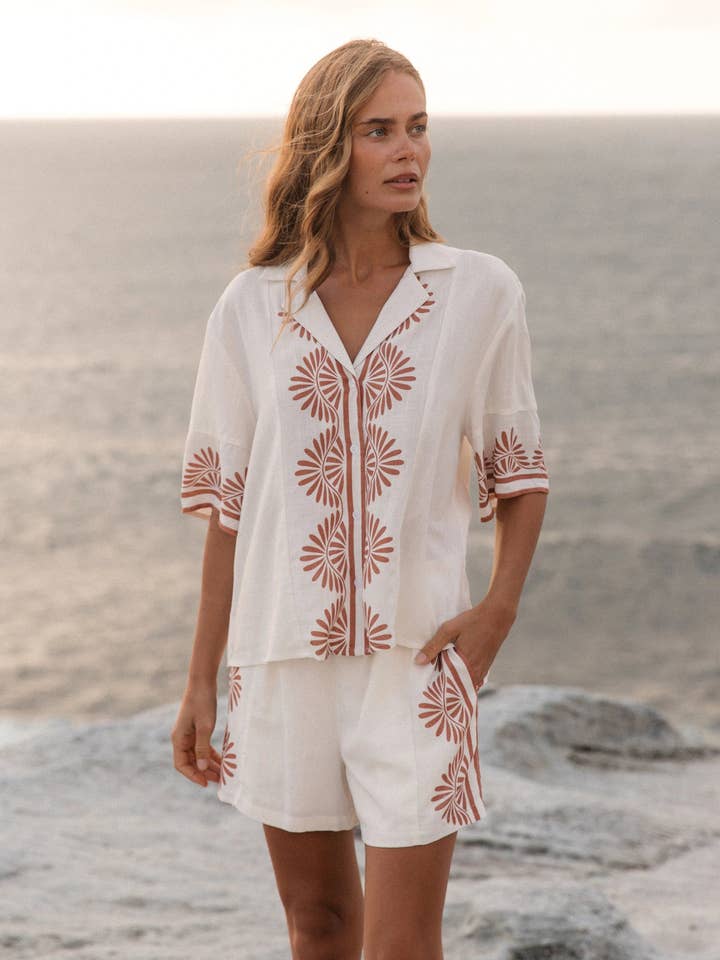 NAIAD LINE SET for wholesale by Global Fashion House