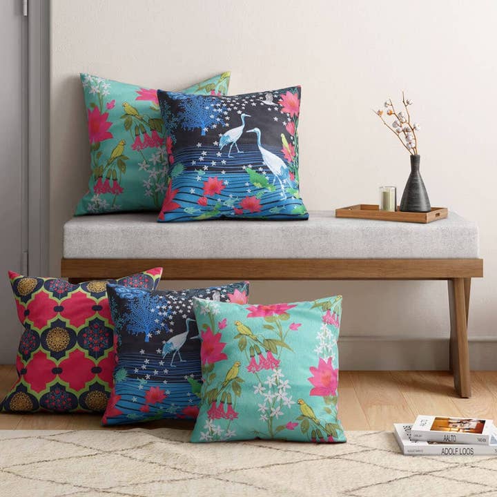 Blooms & Swans Kissenhüllen aus Samt, 30,5 x 30,5 cm, 5-teiliges Set für den Großhandel von India Circus