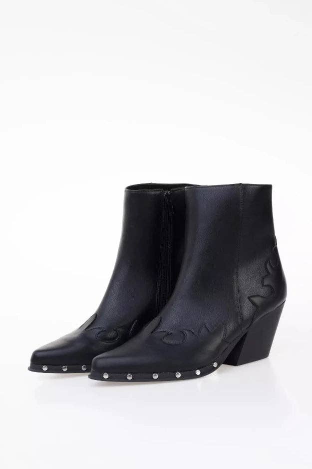 UNIQUE Short boots with studs for wholesale on Faire6