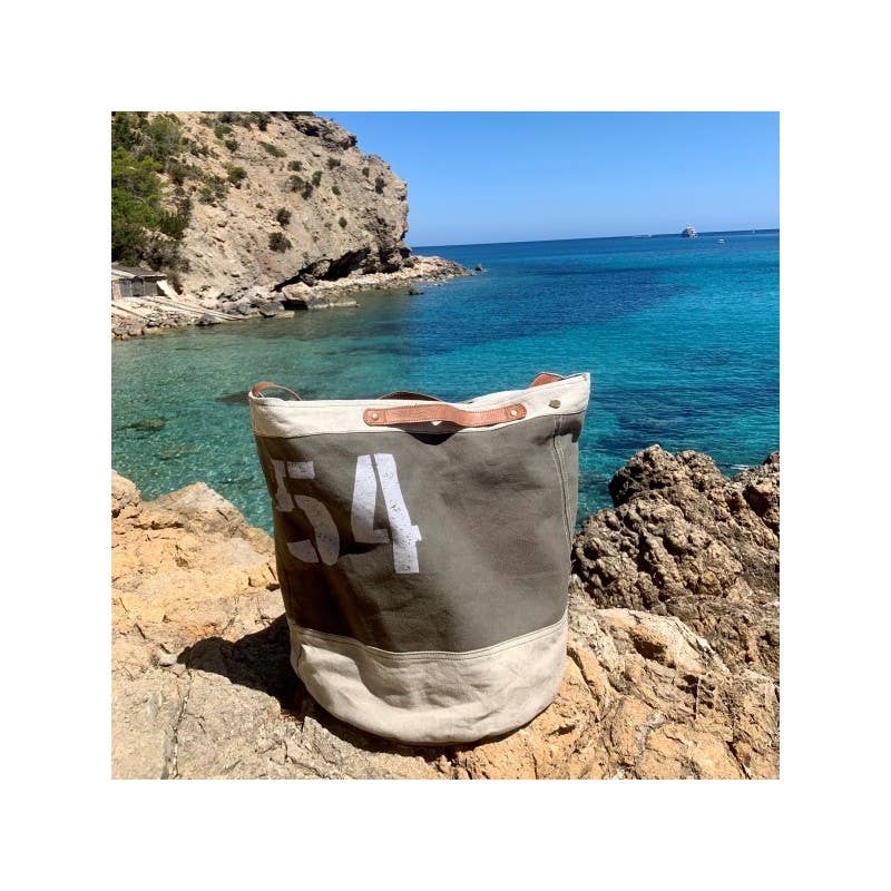 Casa Natura Design SL - Wholesale Beach Bag - Round Canvas Bag with Double Leather Handle and Zipper - CHLOE CL46