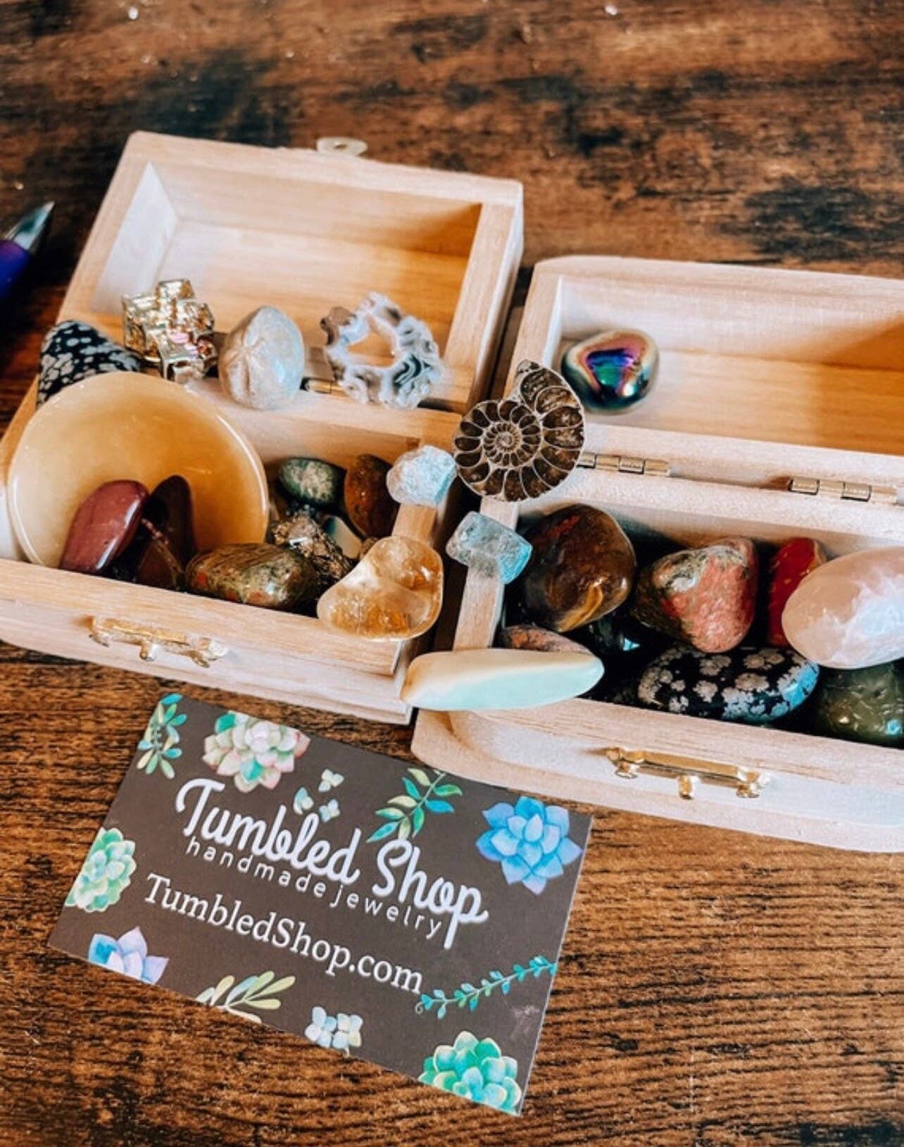 Tumbledshop - Wholesale Spiritual Stone/Crystal - Crystal Confetti Scoop Mystery Crystal Boxes0