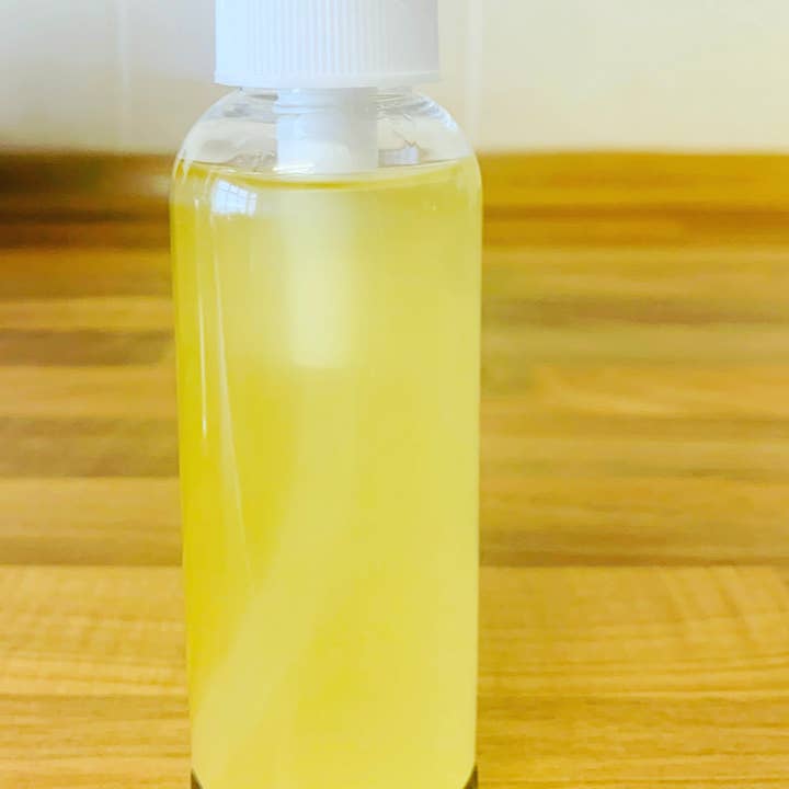 Pineapple Body Oil for wholesale by Bagloire de Volpe ( BDV)