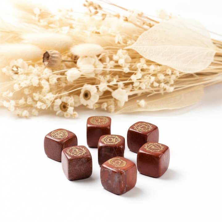 Rød Jaspis Sten - Terninger - Chakraer for engroshandel hos Produtos Namasté