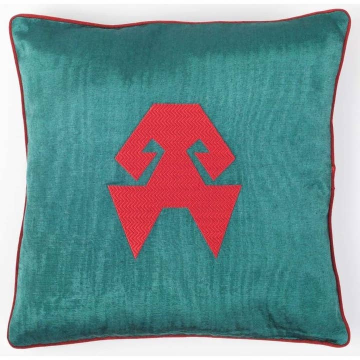 Coussin en soie brodé Kutnu - HandsOnHips, Green Auth pour la vente par Bohemtolia
