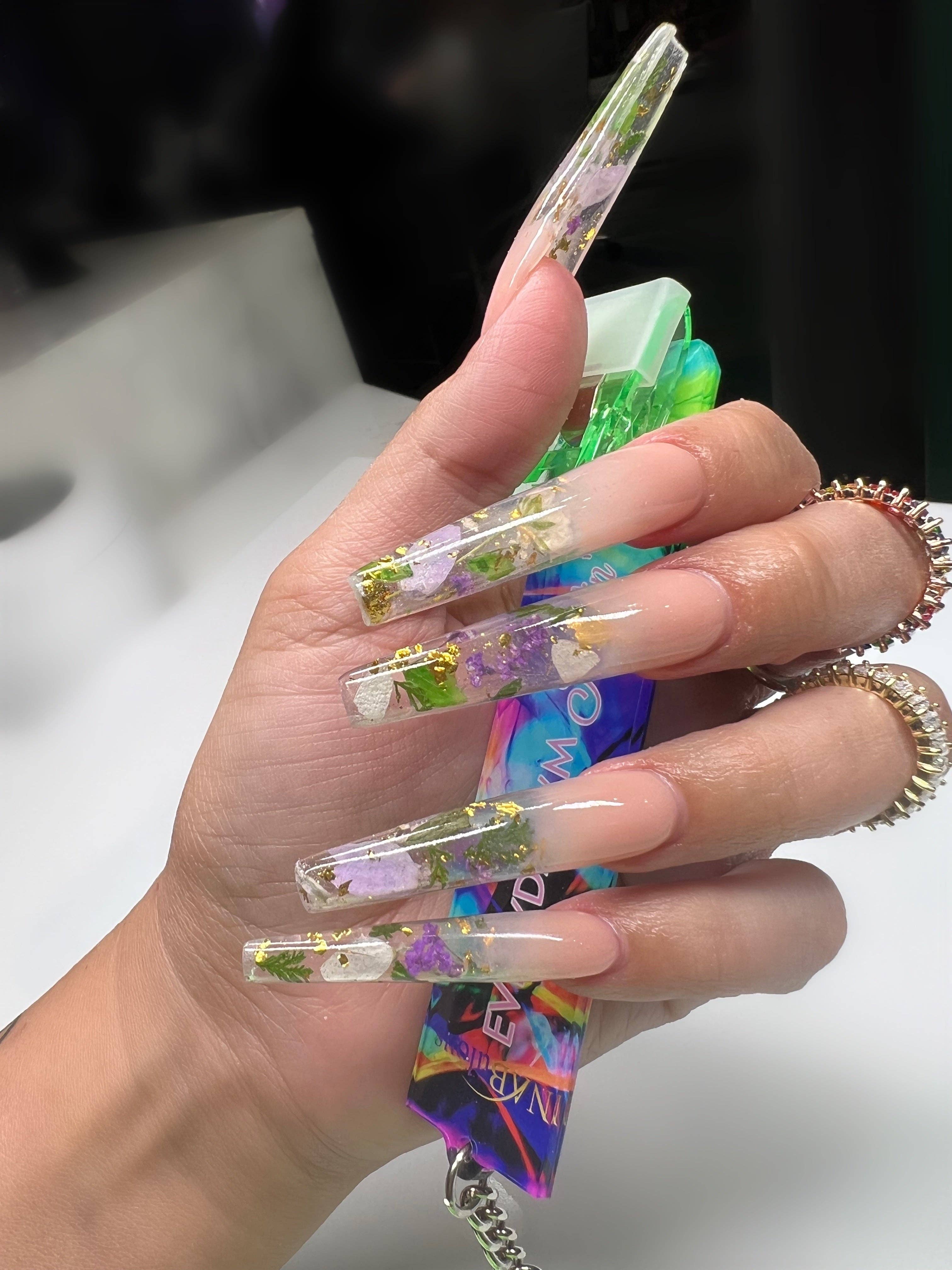 NABulous - Wholesale Keychain - Women's - Long Nails Card Grabber | NABulous39