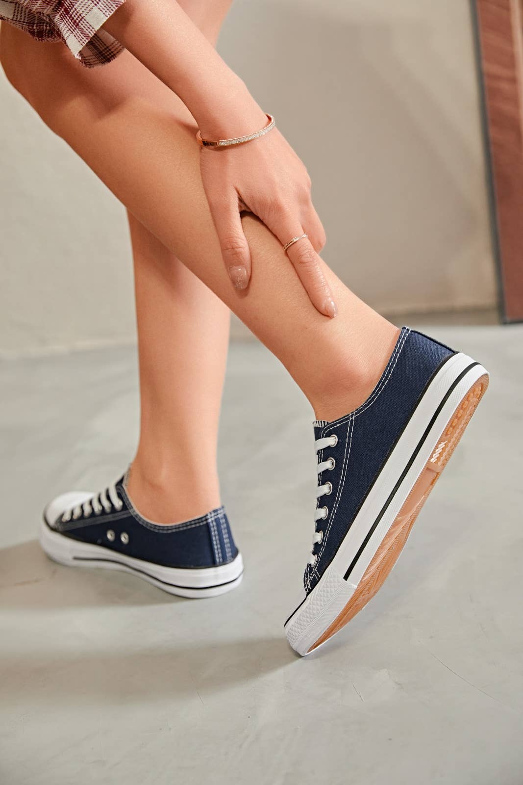 ERYNN - Wholesale Lifestyle Sneakers - Women's - lace-up sneakers - Opaline55