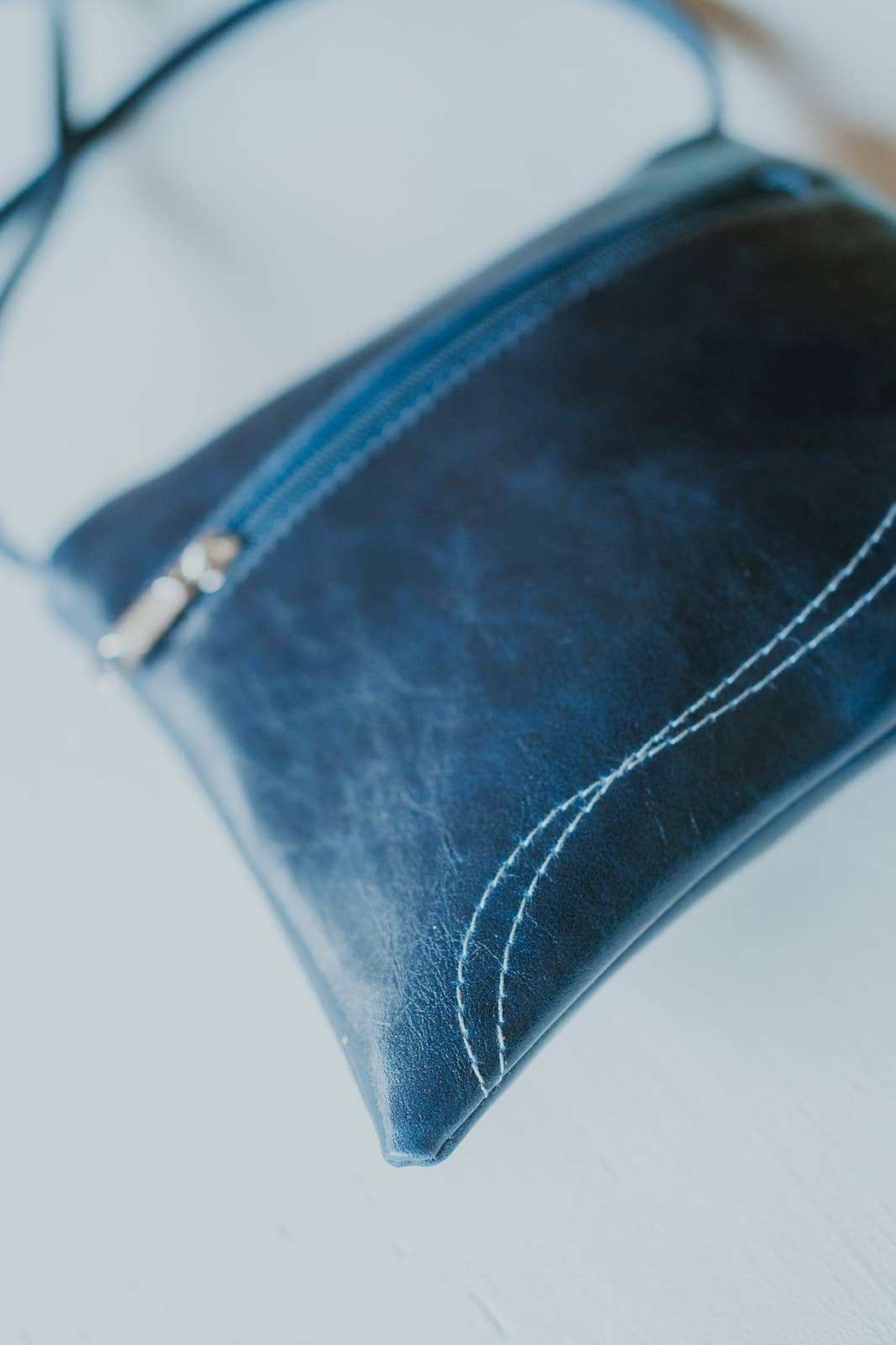 Crystalyn Kae Accessories – bolsa tiracolo - Mulher por atacado – Bolsa a Tiracolo Média Bossa Nova Alça Ajustável Trave16