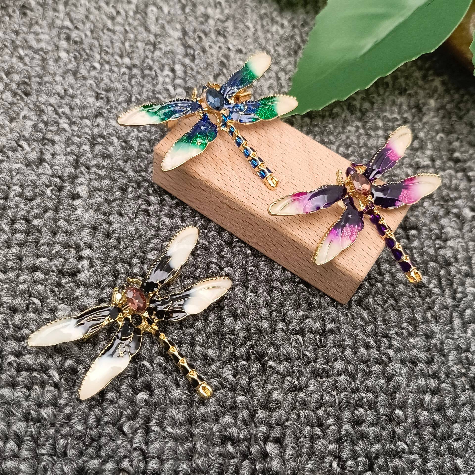 Mio Queena - Wholesale Brooch - Rhinestone Enamel Dragonfly Brooch Clothes Pin4