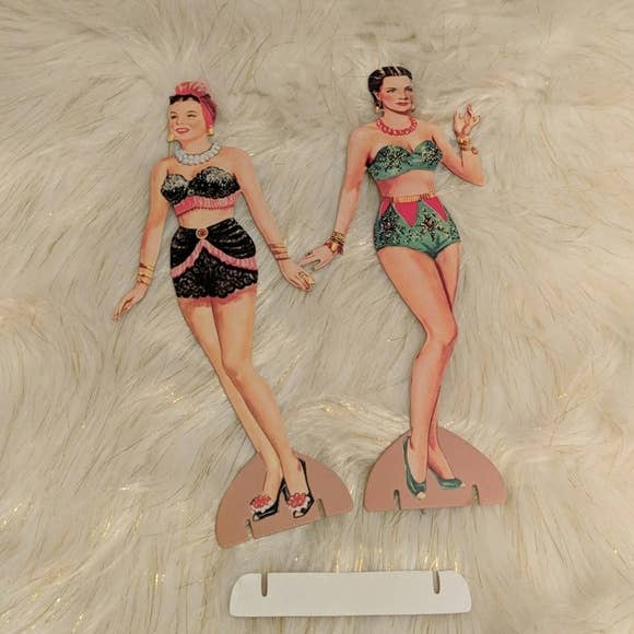 Perisphere & Trylon - Venta al por mayor Conjunto de juguetes - Niños - Juego de Muñecas de Papel «Gone On Holiday» en Caja5