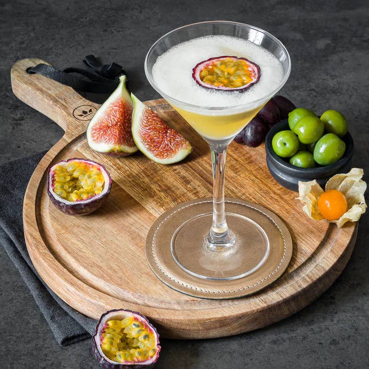 Bread Board Acacia Round Small for wholesale by Dutchdeluxes International