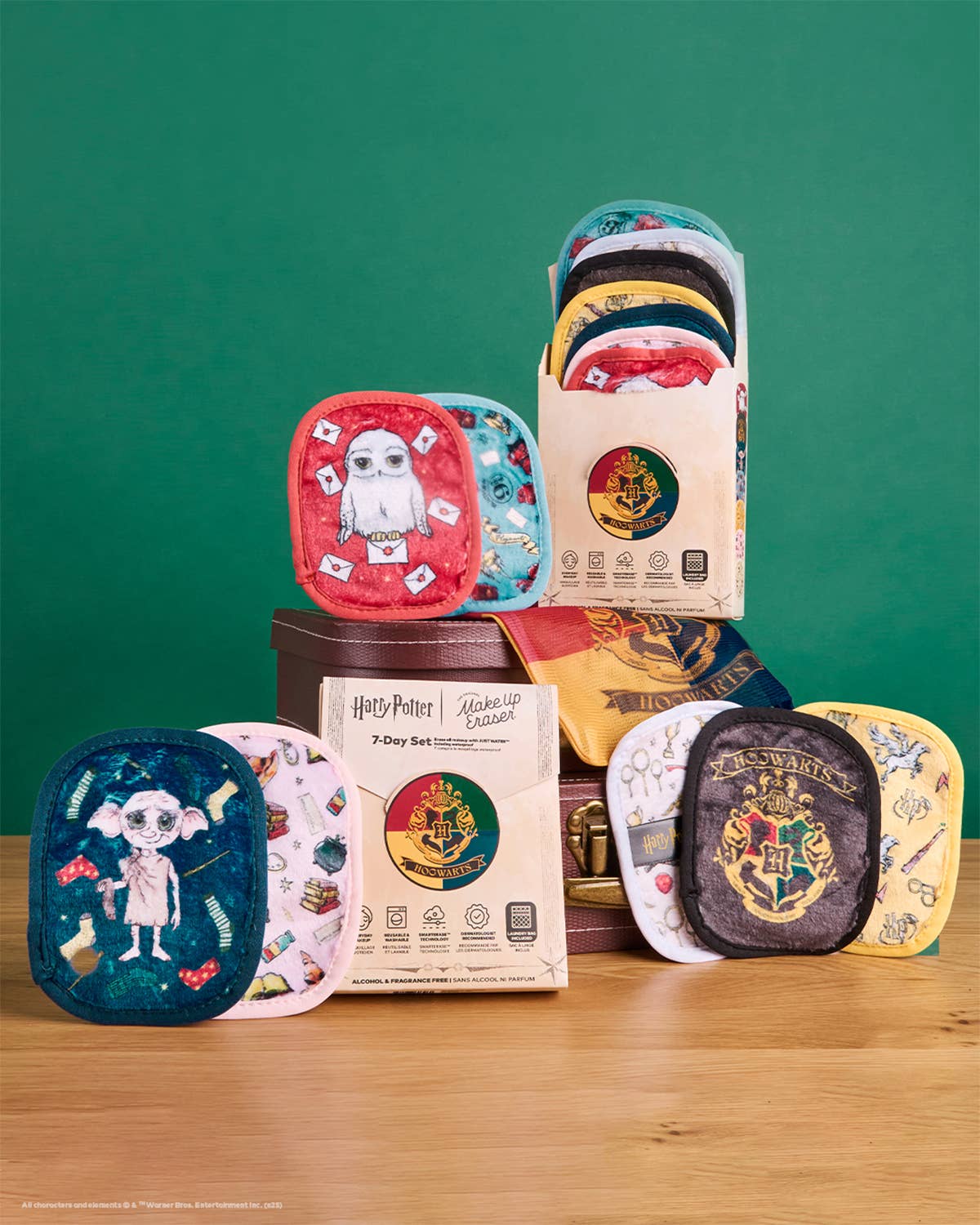 The Original MakeUp Eraser - Wholesale Makeup Remover - Harry Potter™ 7-Day MakeUp Eraser | Hogwarts™ Gift Set