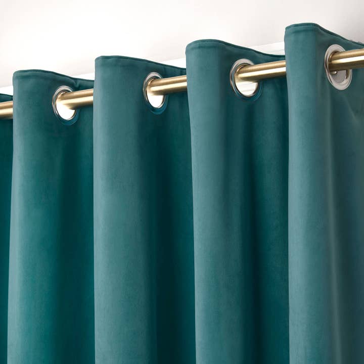 UW Home – wholesale Curtain – Montrose Eyelet Curtains by Laurence Llewelyn-Bowen in Teal1