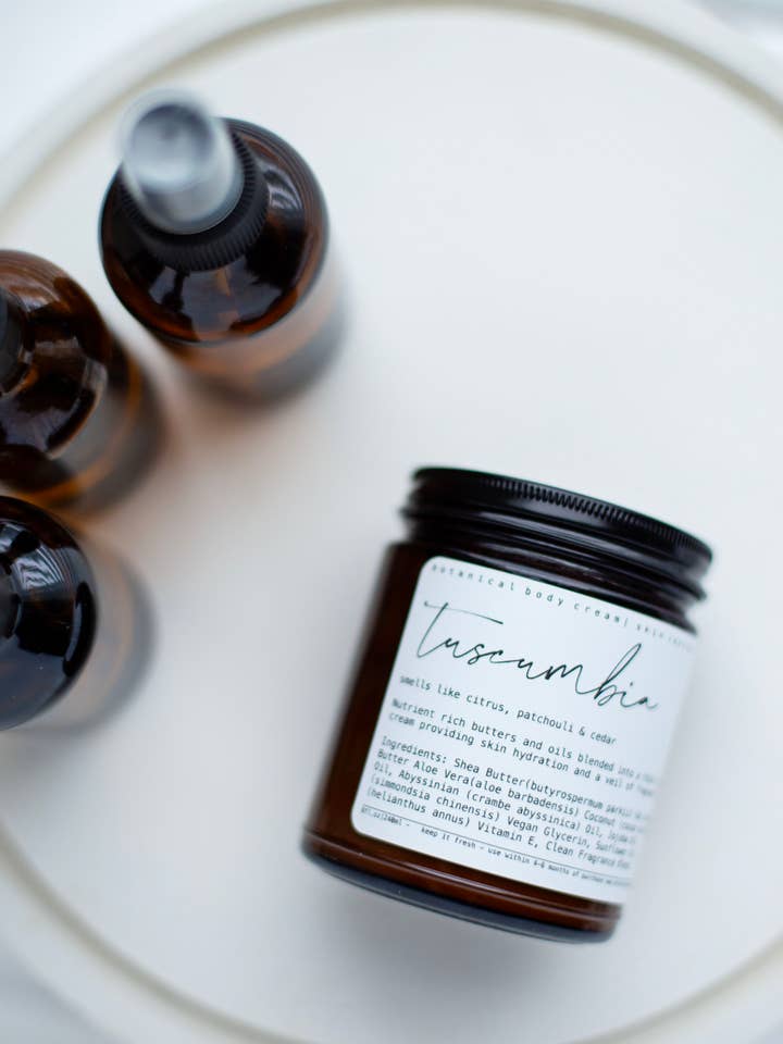 TUSCUMBIA - CRÈME pour le corps - Agrumes, Patchouli, Cèdre pour la vente par Skin Revival