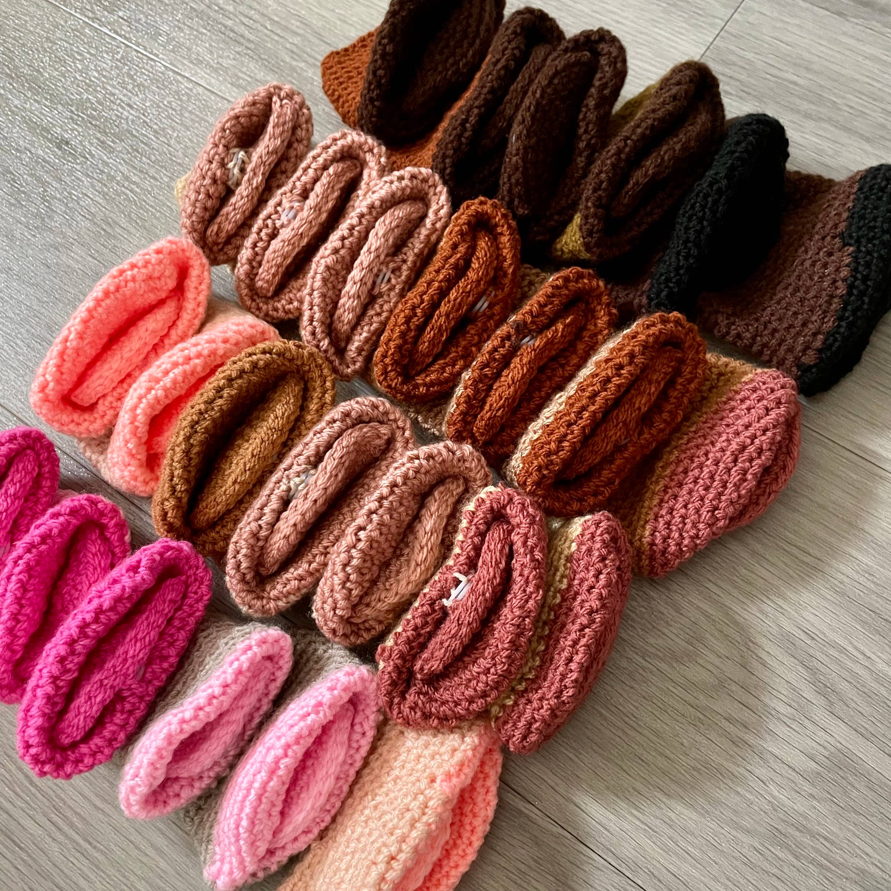 LOVEBOMBUK – wholesale Amningskudde - Mamma – Virkad mun för amningsdemonstration0