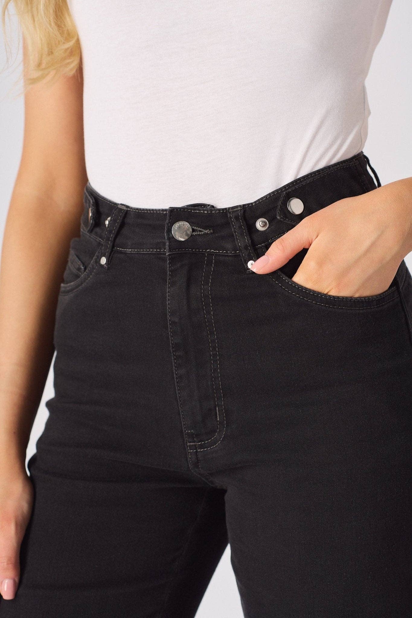 JMOJO UK Limited - Vendita all'ingrosso Jeans - Donna - Jeans a gamba larga scolpiti a vita alta ELYSI - Lavaggio nero7