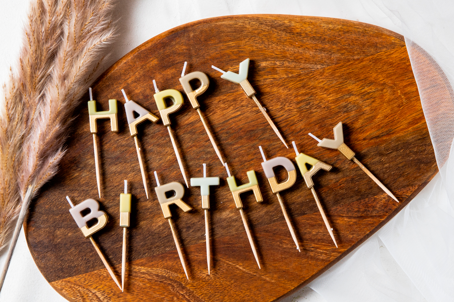 Multi Färger Ljusset ’Happy Birthday’ i ljusa pastellfärger - 2 cm för wholesale på Faire1