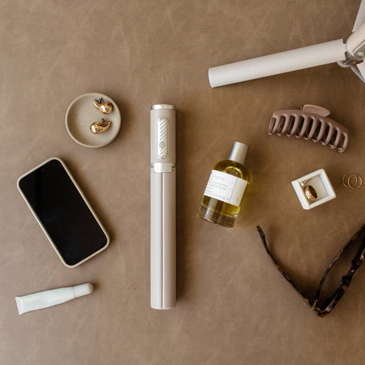 Light & Airy - Wholesale Selfie stick - The L&A Pop-Up Photo Stand3