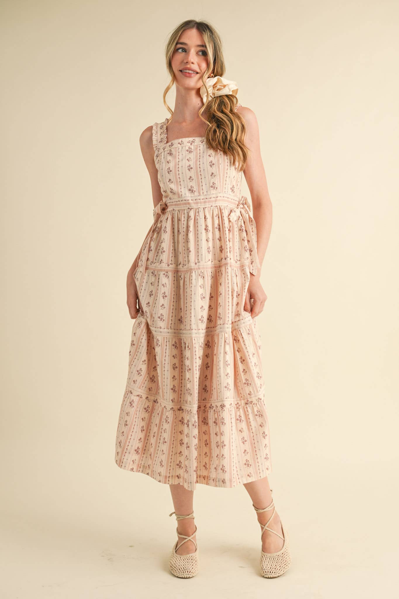 &MERCI - Wholesale Dress - Women's - RUFFLED STRAP FLORAL MIDI DRESS WITH SIDE TYING BOWS MDR358636