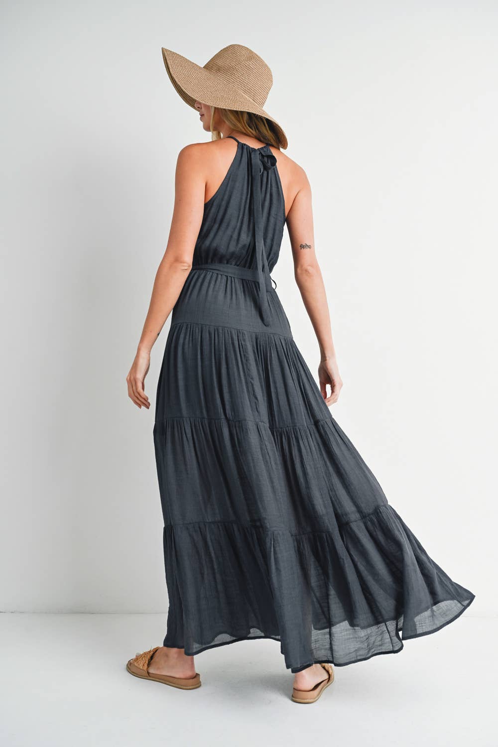 Bluivy – Vestido - Mulher por atacado – VESTIDO MAXI DE CINTURA COM HALTER EM CAMADAS9