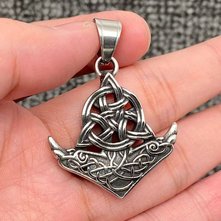 Mio Queena – Engroshandel Halskæde med vedhæng – Viking Trinity Celtic Knot S.Steel Arrow vedhæng - MJ/MNP0