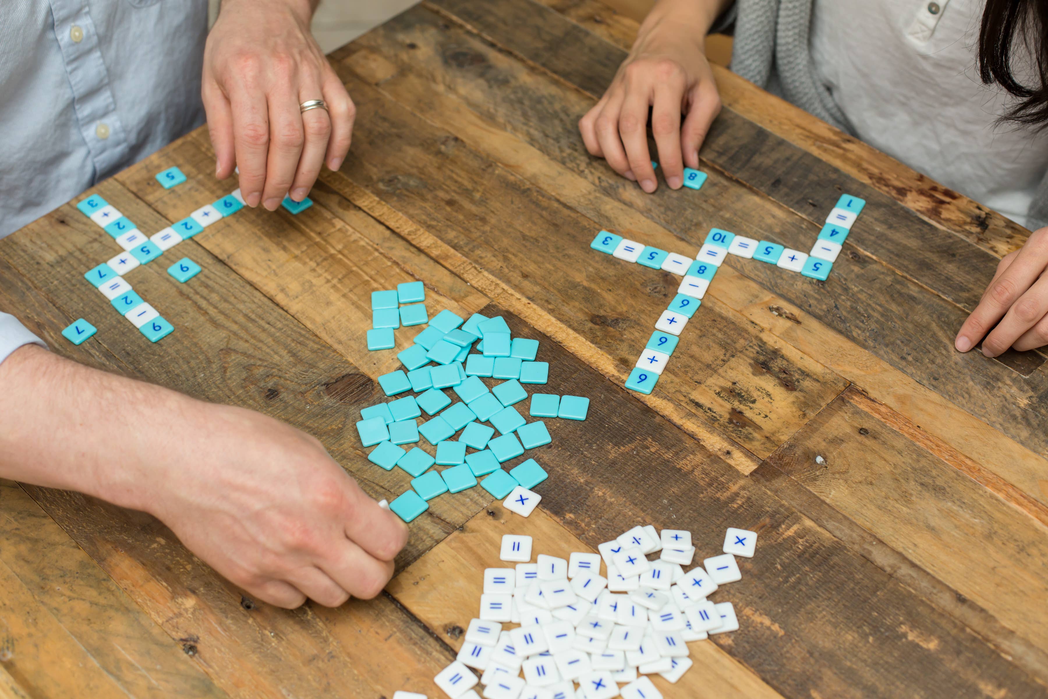 Möbi Games Inc. - Wholesale Brain Game - Kids - Möbi Original Tile Game Age 6+2