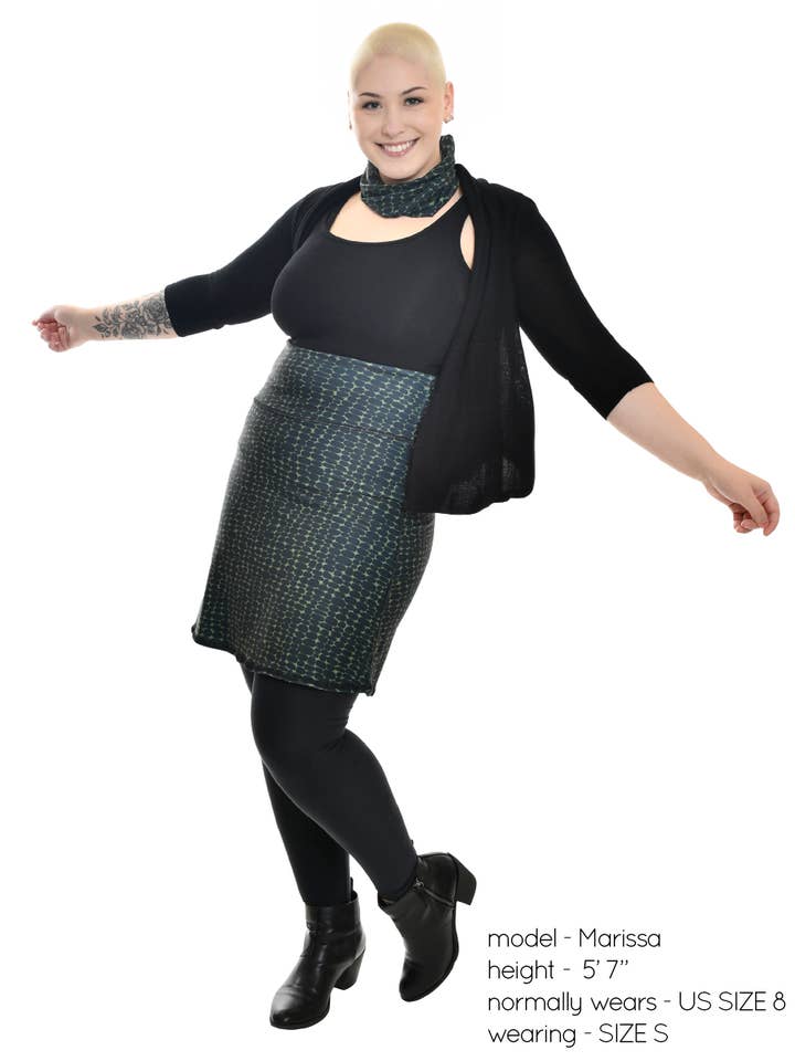 Green 3 - Wholesale Skirt - Women's - Reversible Sea Turtles & Pebbles Performance Skirt4