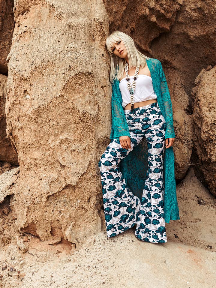 Pantalon Bell pour femme pour la vente par Kapri Couture Bohemian