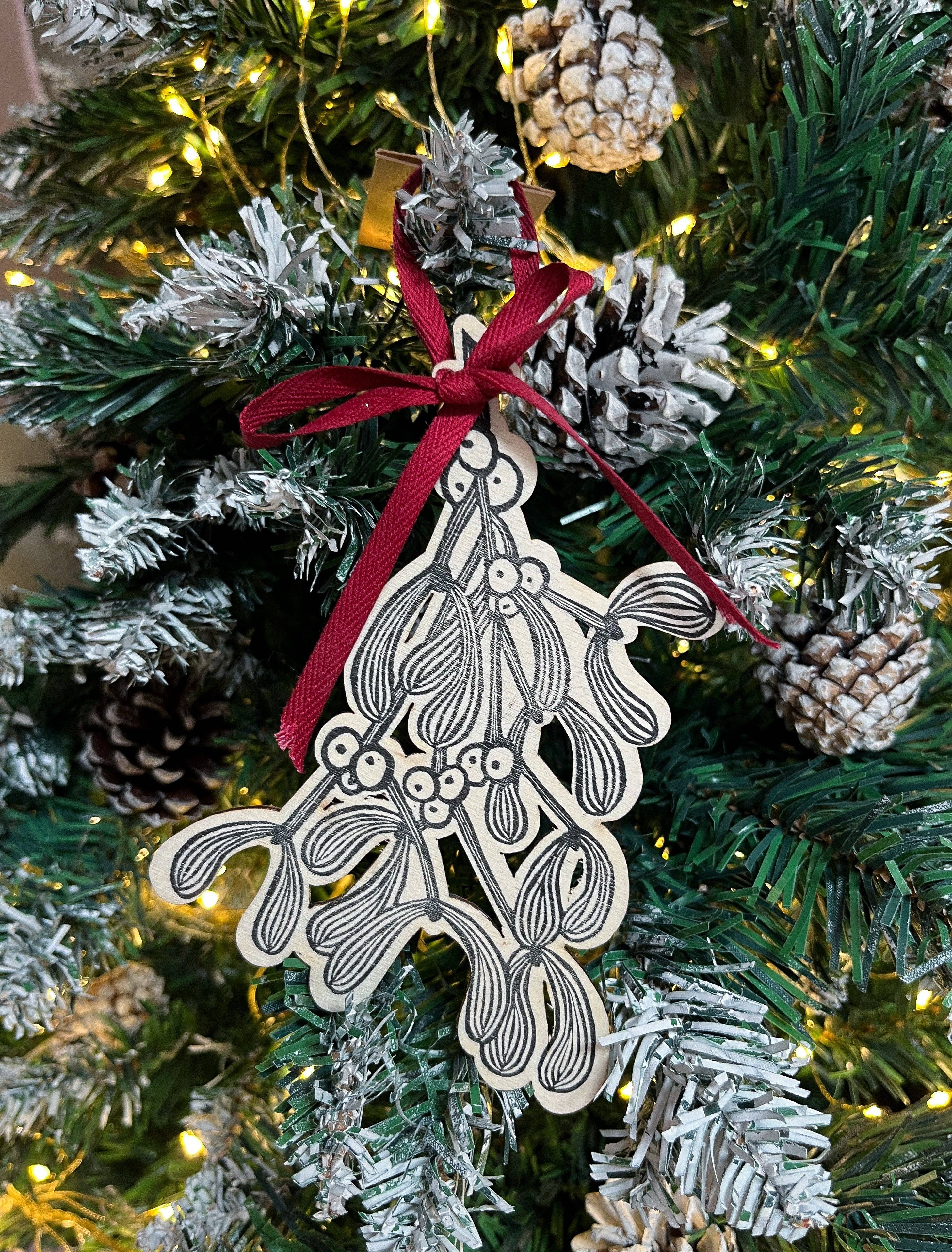 Beth Lewis Art - Wholesale Ornament - Wooden Tree Decorations2