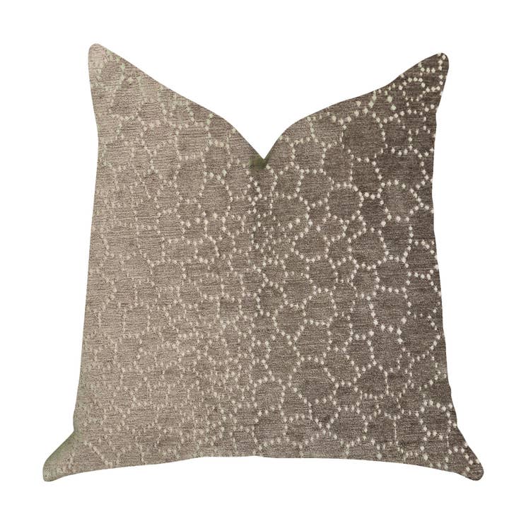 Coussin décoratif de luxe Bubbly Gal dans les tons beiges pour la vente par Plutus Home Brands