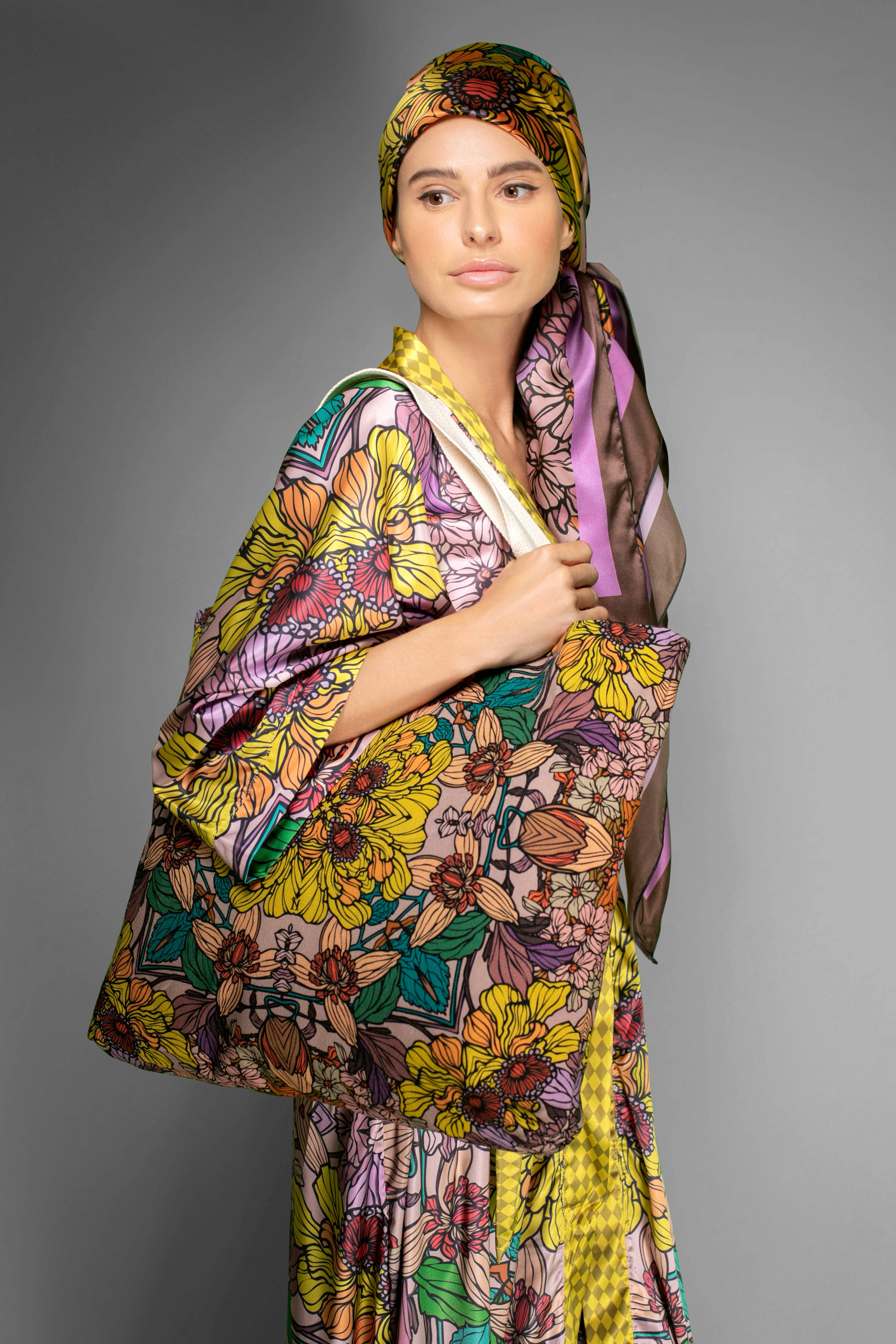 Nuvula - Vendita all'ingrosso Kimono - Donna - Kimono in raso floreale Golden Duchess5