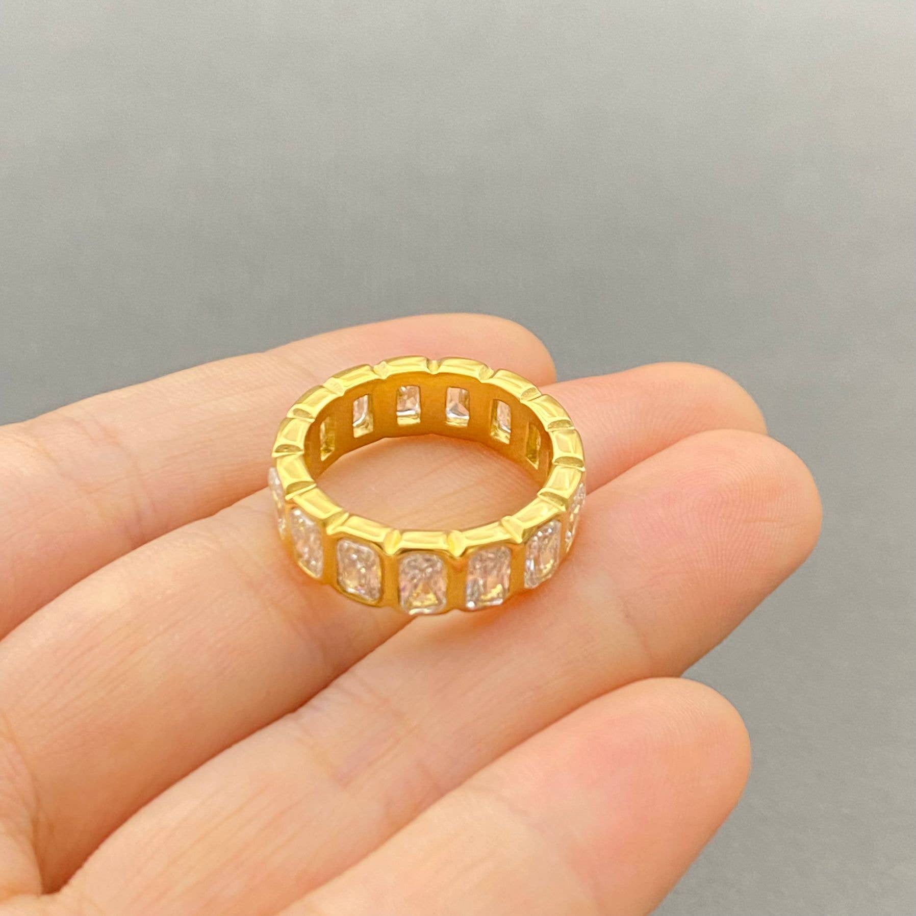 Mio Queena - Vente Bague avec plusieurs pierres - Bagues en acier inoxydable plaqué or 18K avec zircon de formes multiples - FGS5