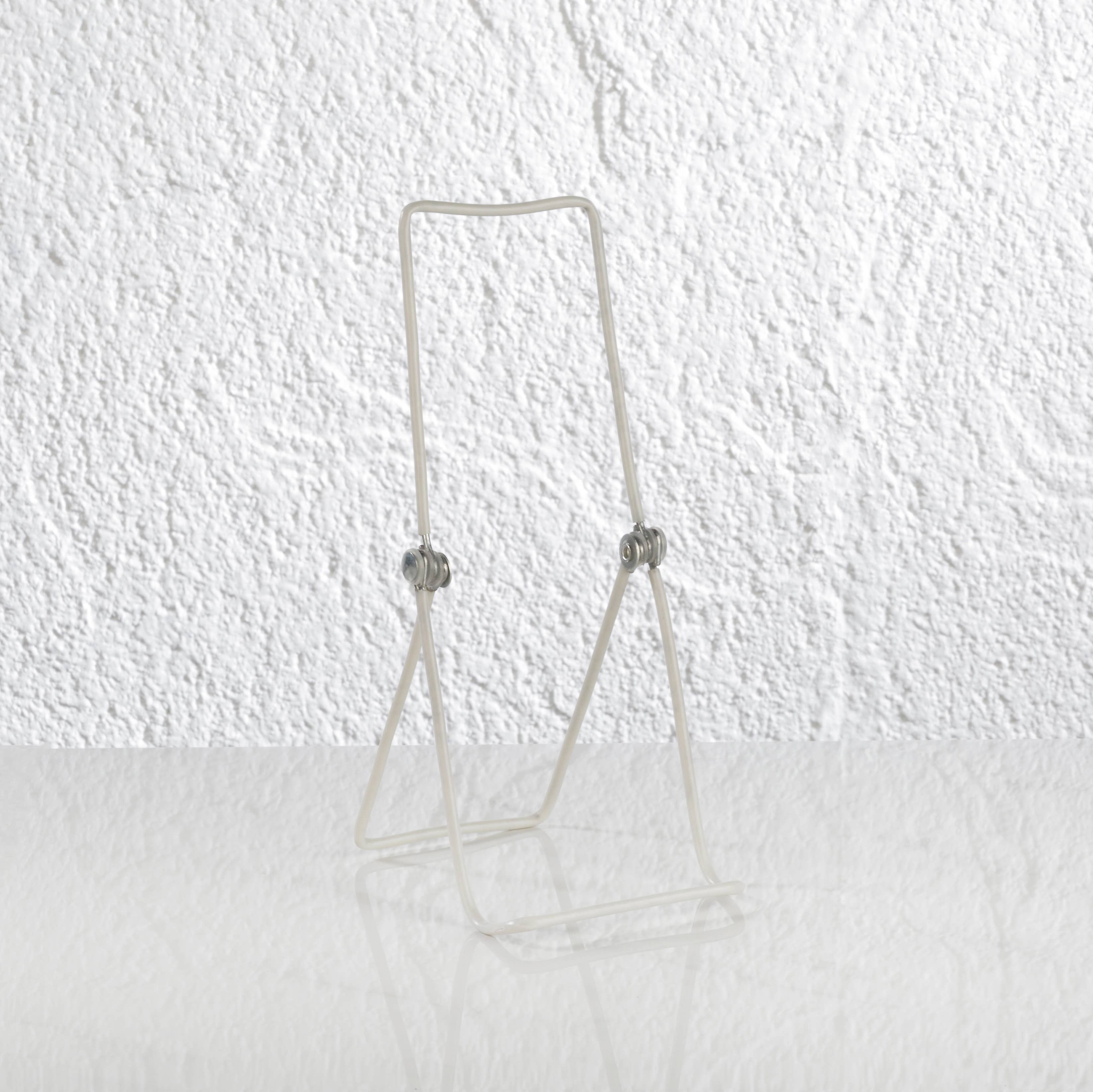 Tripar International - Wholesale Retailer Display Stand/Case - White Vinyl 3-Wire Stand2