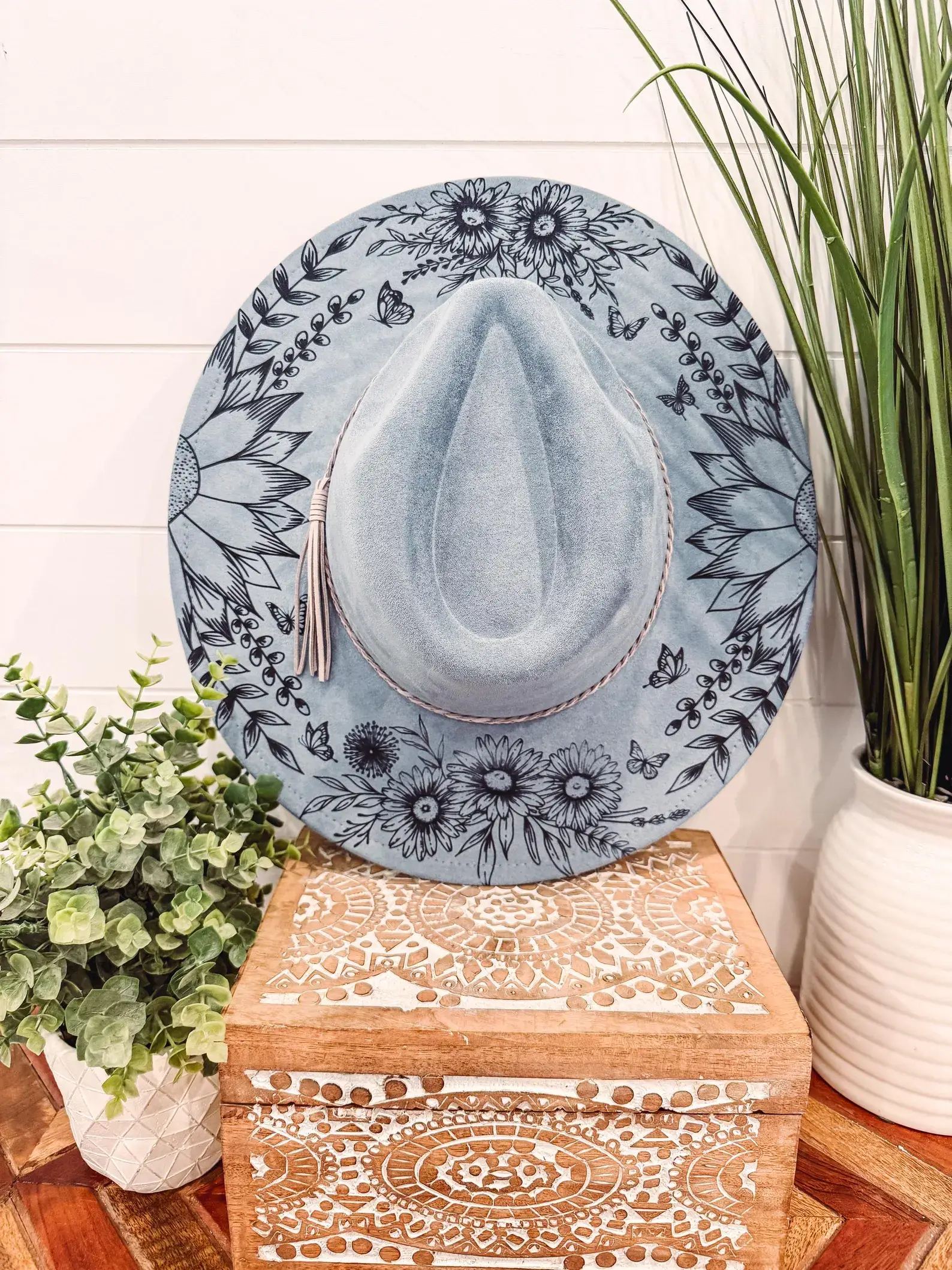 Willie & Dolly Designs - Wholesale Cowboy Hat - Women's - Engraved Floral Hat2