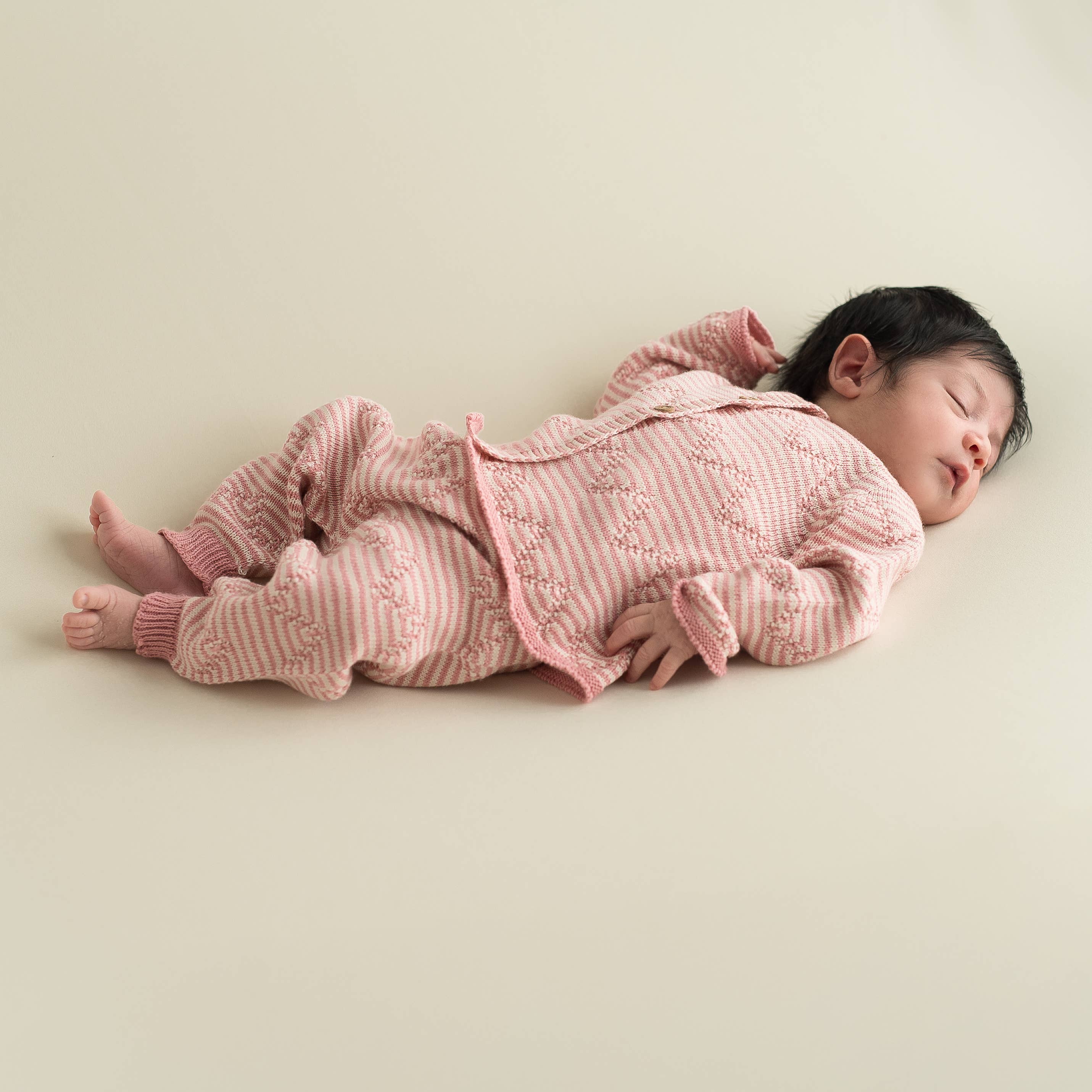 micu micu – Großhandel Oberteil-&-Hosen-Set – Baby – Set aus Jacke und Hose in Zickzack-Design, Bubblegum Pink-Ecru4