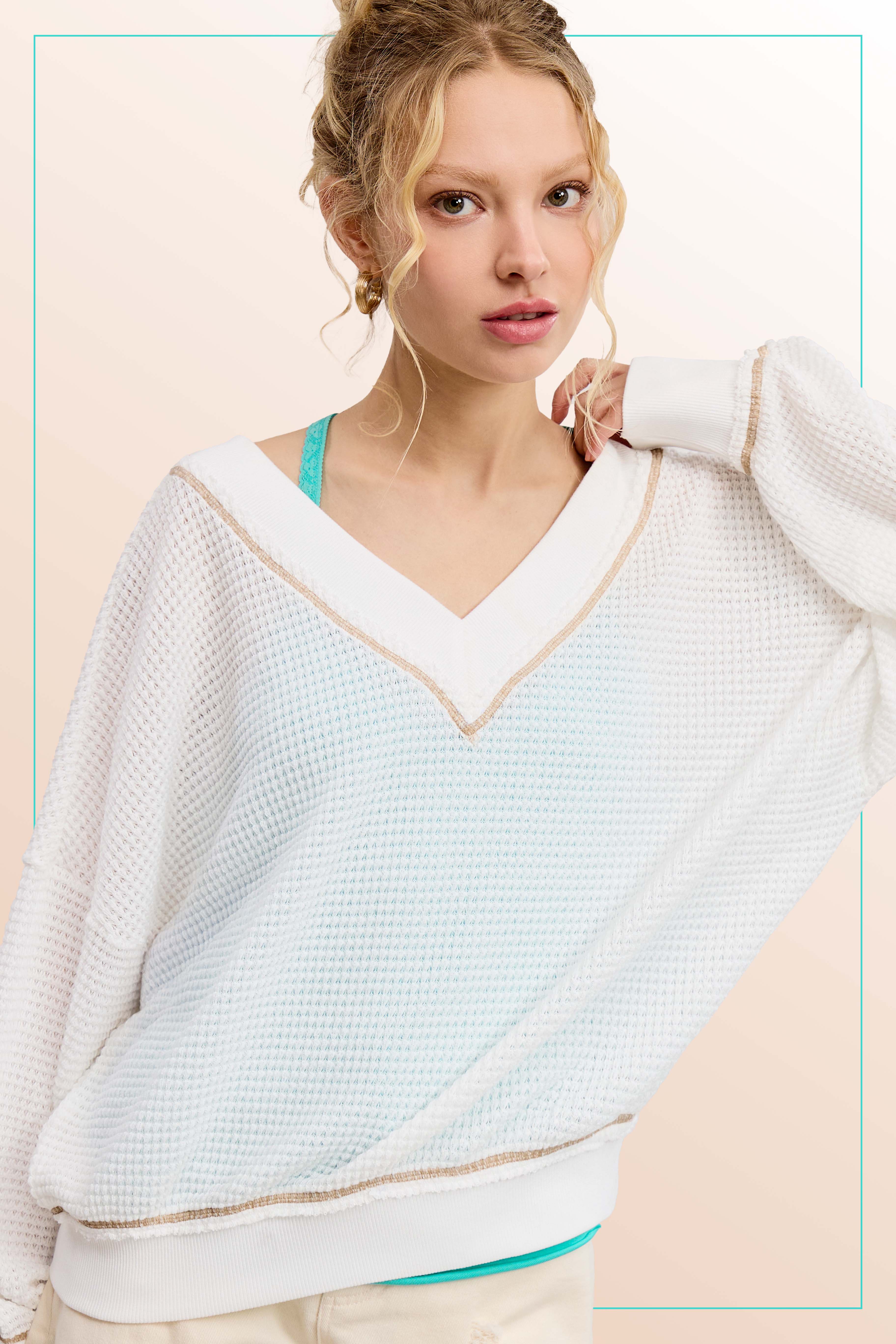 La Miel – Großhandel Strickoberteil – Damen – JLT7410-Langarmshirt mit Waffelstruktur und V-Ausschnitt in lockerer Passform25