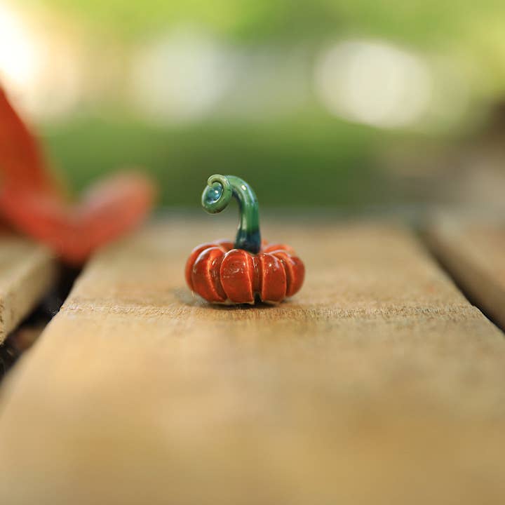Pantless Potter - Wholesale Decorative Tabletop Object - Tiny pumpkins