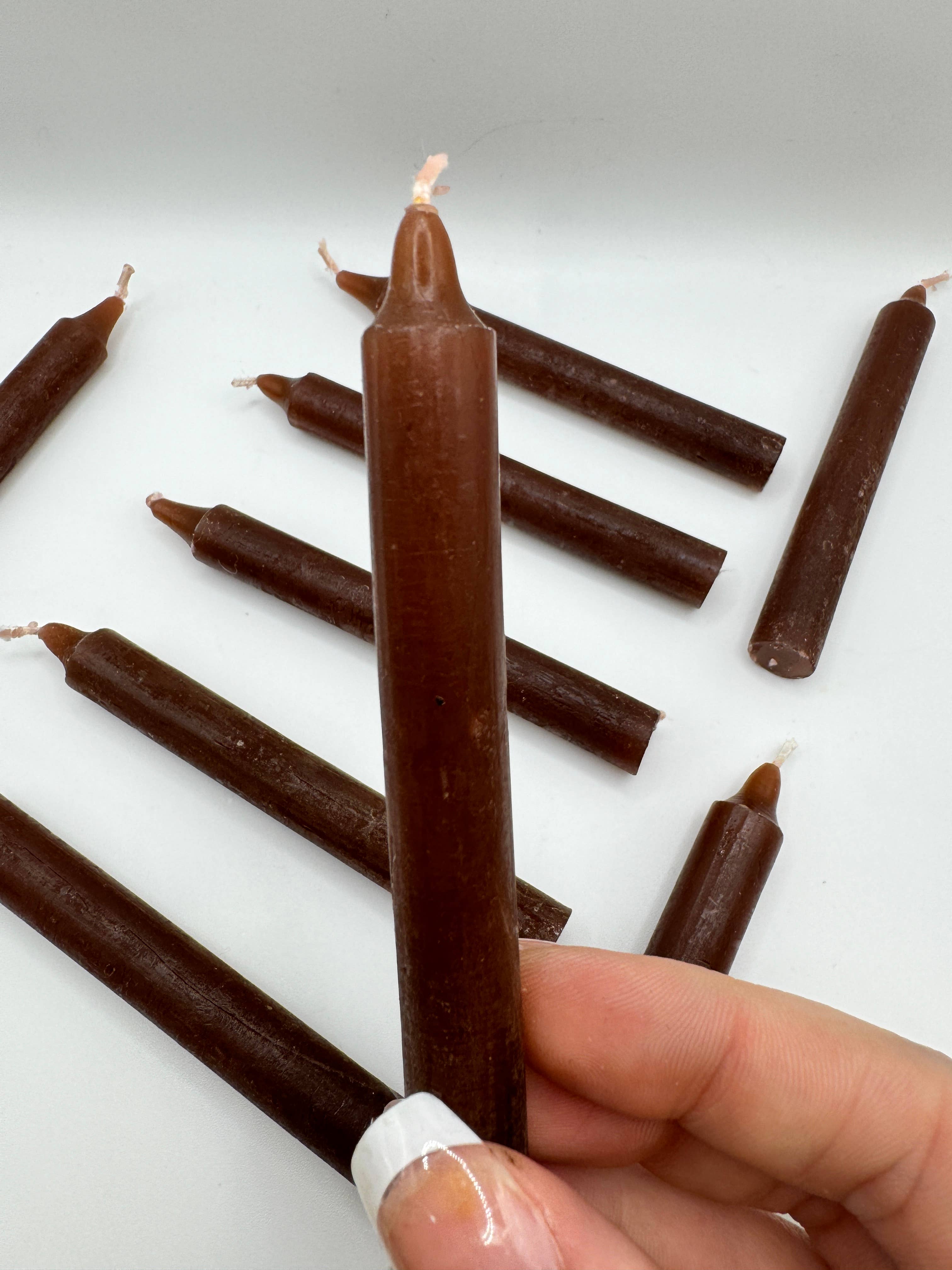 Oils and Auras - Wholesale Taps toelopende kaars/kandelaar - Bruine klokkaars - Gaia Spell Candle1