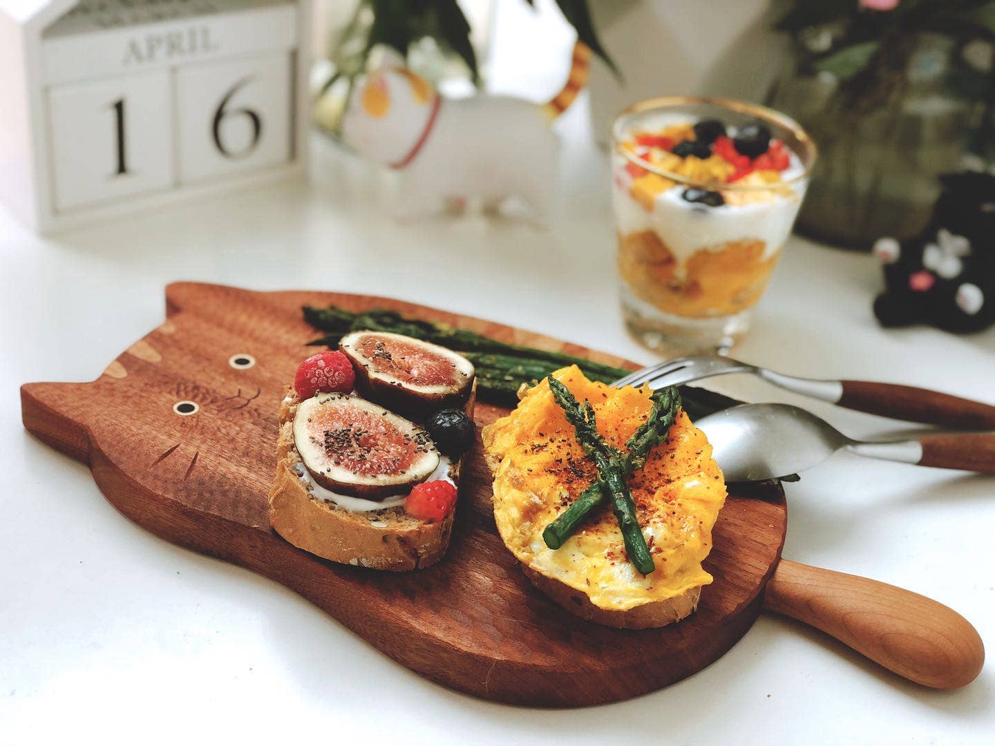 Senser Woodcraft – wholesale Decorative plate/dish/bowl – Hand Carved Serving Board - Cute cat /Handmade5