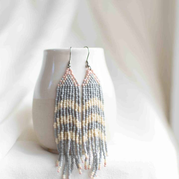 Fair + Simple - Vendita all'ingrosso Orecchini con nappe - Orecchini con frange in perline in Creciente1