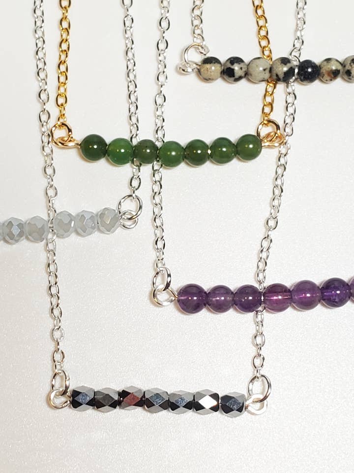 Collares en forma de barra con piedras o cristales, Rowan para venta al por mayor de Jezabel Adornment