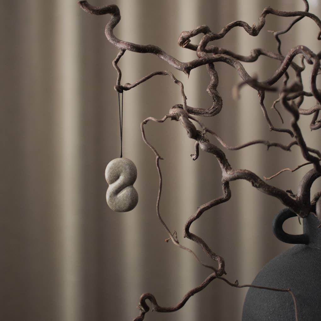 DBKD - Wholesale Decorative Figurine - HANGING BUN - beige 1