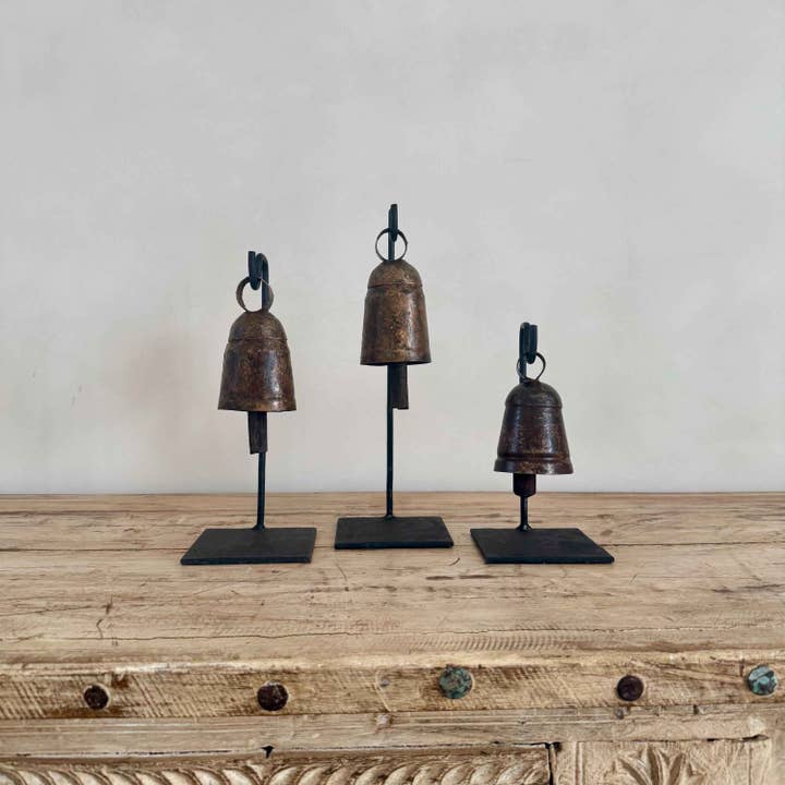 Sinos de Ferro Vintage com Suporte por atacado de Project Kalaa