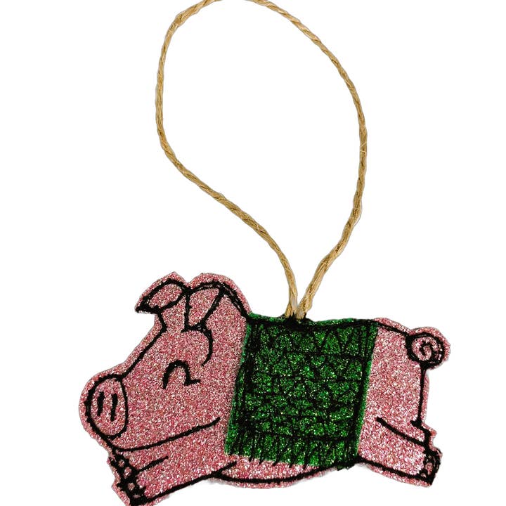Décoration en forme de cochon dans une couverture pour la vente par Bumblebee Design Treasures