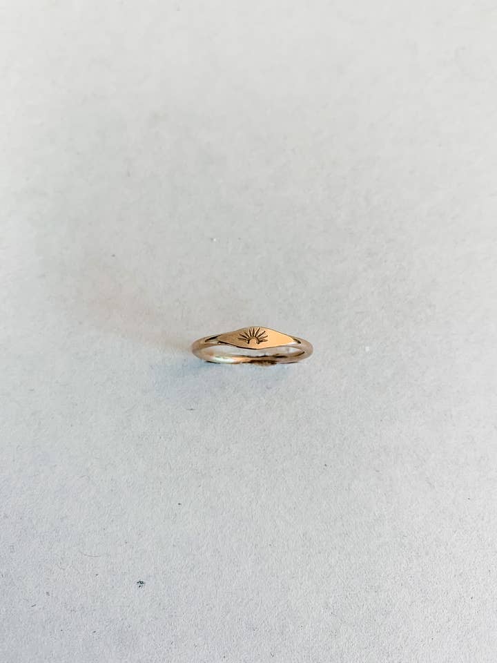 Solopgang Ring for engroshandel hos Simply Jules Jewelry