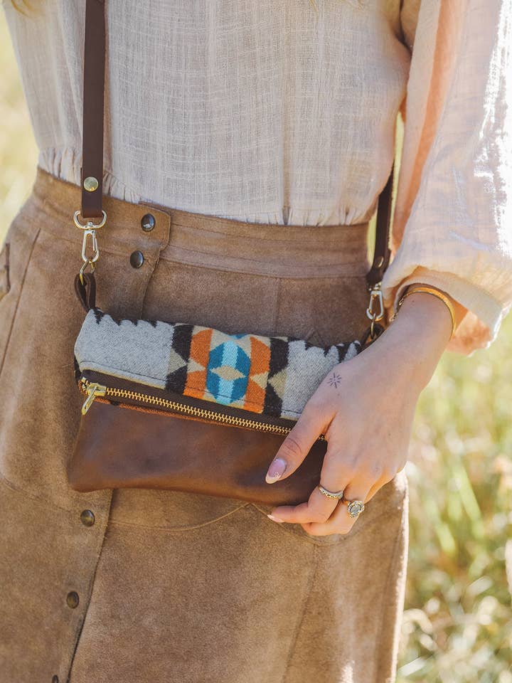 Belinda Mini Crossbody - Sienna voor wholesale door Grace Design