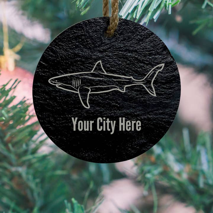 Individuelle Haifisch-Schieferverzierung - Personalisierter Stadt-/Staatenname für den Großhandel von Mermaid of Hilton Head