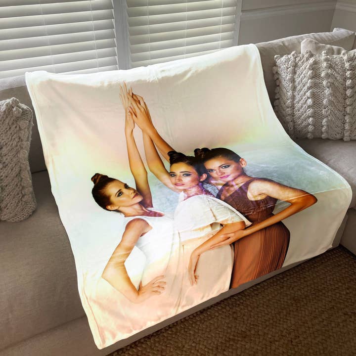 Monogramonline Inc. - Vendita all'ingrosso Plaid - Coperta <h2>personalizzata per collage di foto con design personalizzato | Coperta personalizzata con le tue immagini, <p><span style="color: #ff0000;"><strong>vendita a tempo limitato</strong></span></p>, coperta</h2> grande da 50 «x 60"16