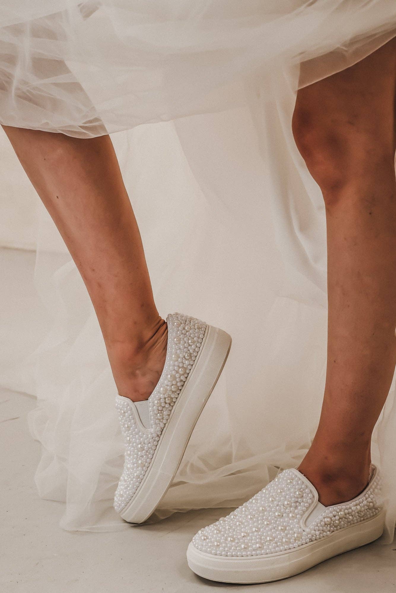 Heirloom Bridal Company – Chinelos - Mulher por atacado – Tênis Slip-on com Pérolas6